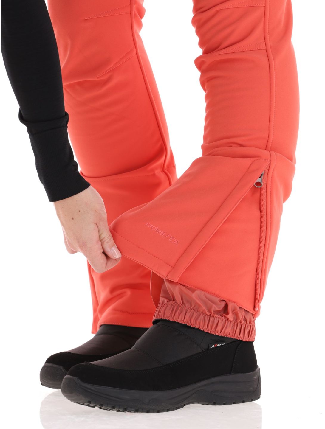 Protest, Lole pantalon de ski en softshell femmes Tosca Red rouge 